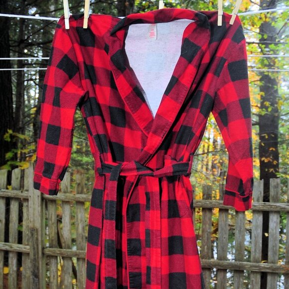 Womens Pottery Barn Red & Black Buffalo Plaid Cotton Flannel Bathrobe Size Small - Picture 2 of 9